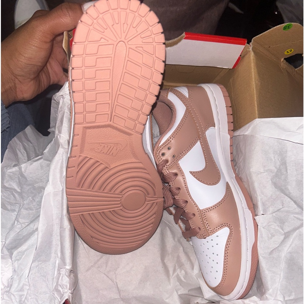 Women Nike sneaker dunks